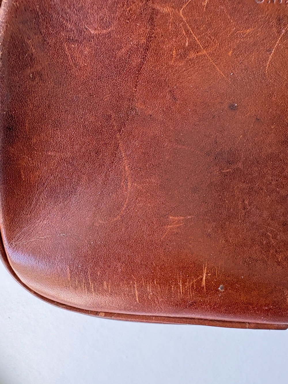 Vintage G.H. Bass & Co Genuine Leather Crossbody Bag Cognac Brown - Picture 13 of 14